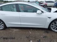 ✅ 2019 Tesla Model 3 Mid Range • VIN: 5YJ3E1EA1KF315142 • Лот: 43001255. Опубликован ранее на IAAI с пробегом Не указан. Бесплатный доступ к архиву аукционных продаж из США и подробный отчёт об истории автомобиля на DreamBid. Изображение 13.