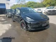 ✅ 2022 Tesla Model Y Performance • VIN: 7SAYGDEF9NF495099 • Lot: 82113525. Wystawiony na Copart z przebiegiem 64 471 mil. Bezpłatny archiwum sprzedaży aukcyjnych z USA i szczegółowy raport historii pojazdu na DreamBid. Zdjęcie 13.