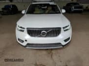 ✅ 2022 Volvo XC40 Inscription • VIN: YV4162UL4N2756751 • Лот: 51120385. Опубликован ранее на Copart с пробегом 9 049 миль. Бесплатный доступ к архиву аукционных продаж из США и подробный отчёт об истории автомобиля на DreamBid. Изображение 5.