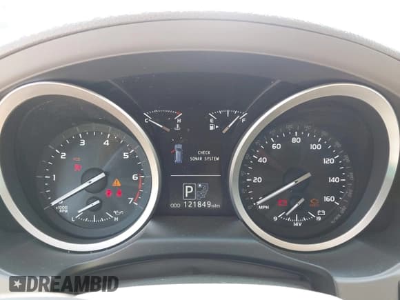 ✅ 2015 Toyota Land Cruiser • VIN: JTMHY7AJ5F4033539 • Lot: 42893055. Listed on IAAI with 121,849 mi. Free auction sales archive from the USA and detailed vehicle history report at DreamBid. Image 7.