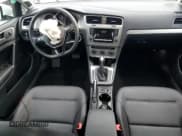 ✅ 2015 Volkswagen Golf TSI S • VIN: 3VW217AU1FM103625 • Lot: 91073605. Wystawiony na Copart z przebiegiem 34 392 mil. Bezpłatny archiwum sprzedaży aukcyjnych z USA i szczegółowy raport historii pojazdu na DreamBid. Zdjęcie 8.