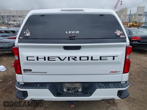 ✅ 2019 Chevrolet Silverado 1500 RST • VIN: 1GCUYEED7KZ349996 • Lot: 42478510. Wystawiony na IAAI z przebiegiem 111 413 mil. Bezpłatny archiwum sprzedaży aukcyjnych z USA i szczegółowy raport historii pojazdu na DreamBid. Zdjęcie 16.