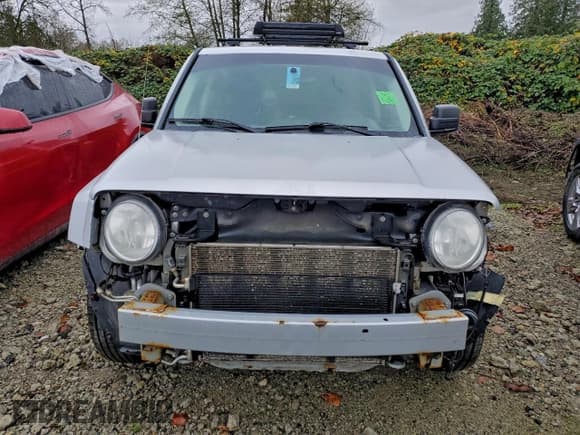 ✅ 2009 Jeep Patriot Sport • VIN: 1J4FT28B99D126389 • Lot: 92675745. Listed on Copart with 292,882 mi. Free auction sales archive from the USA and detailed vehicle history report at DreamBid. Image 5.