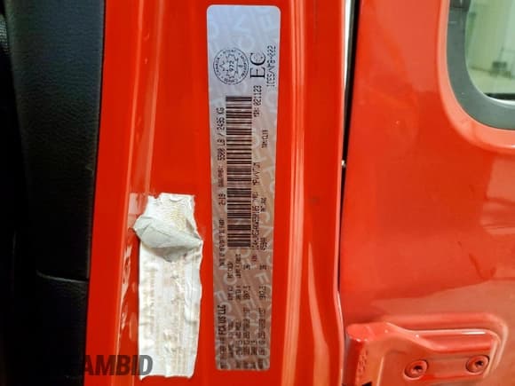 ✅ 2019 Jeep Wrangler Unlimited Sahara • VIN: 1C4HJXEG4KW590105 • Lot: 69659925. Wystawiony na Copart z przebiegiem 95 752 mil. Bezpłatny archiwum sprzedaży aukcyjnych z USA i szczegółowy raport historii pojazdu na DreamBid. Zdjęcie 14.