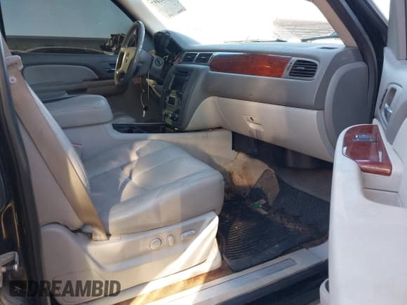 ✅ 2009 GMC Yukon SLT 4SB • VIN: 1GKFC33089R158646 • Lot: 41322497. Listed on IAAI with 279,966 mi. Free auction sales archive from the USA and detailed vehicle history report at DreamBid. Image 5.