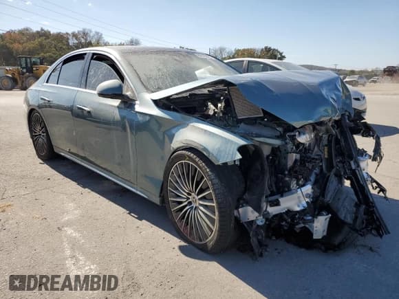 ✅ 2025 Mercedes-Benz E 450 • VIN: W1KLF6BB7SA174177 • Lot: 89843925. Wystawiony na Copart z przebiegiem Nie podano. Bezpłatny archiwum sprzedaży aukcyjnych z USA i szczegółowy raport historii pojazdu na DreamBid. Zdjęcie 4.