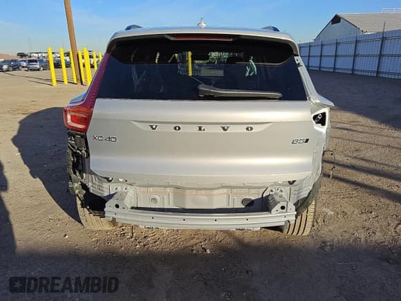 ✅ 2024 Volvo XC40 Core Bright Theme • VIN: YV4L12UKXR2338084 • Lot: 82856034. Listed on Copart with 9,443 mi. Free auction sales archive from the USA and detailed vehicle history report at DreamBid. Image 6.