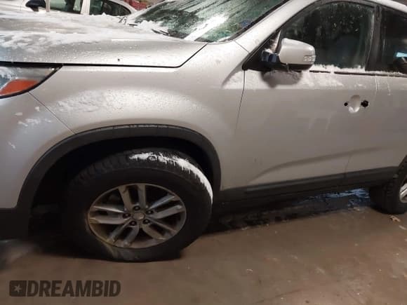 ✅ 2014 Kia Sorento LX • VIN: 5XYKT3A64EG453673 • Lot: 43795030. Listed on IAAI with 177,999 mi. Free auction sales archive from the USA and detailed vehicle history report at DreamBid. Image 6.