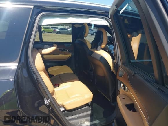 ✅ 2017 Volvo XC90 Inscription • VIN: YV4A22PLXH1115072 • Lot: 43186420. Listed on IAAI with 161,859 mi. Free auction sales archive from the USA and detailed vehicle history report at DreamBid. Image 8.