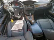 ✅ 2006 BMW 3 Series 330i • VIN: WBAVB33556KS34122 • Лот: 92280845. Опубликован ранее на Copart с пробегом 169 753 миль. Бесплатный доступ к архиву аукционных продаж из США и подробный отчёт об истории автомобиля на DreamBid. Изображение 8.