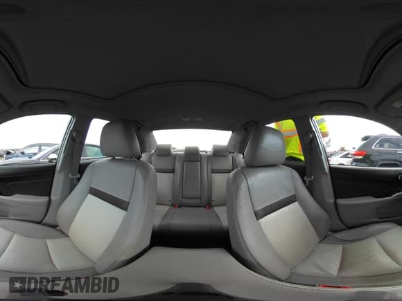 ✅ 2013 Toyota Camry LE • VIN: 4T4BF1FK5DR319271 • Лот: 43292603. Опубликован ранее на IAAI с пробегом 92 680 миль. Бесплатный доступ к архиву аукционных продаж из США и подробный отчёт об истории автомобиля на DreamBid. Изображение 18.