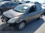 ✅ 2012 Nissan Versa S • VIN: 3N1CN7AP6CL855413 • Lot: 41992445. Wystawiony na IAAI z przebiegiem 98 488 mil. Bezpłatny archiwum sprzedaży aukcyjnych z USA i szczegółowy raport historii pojazdu na DreamBid. Zdjęcie 2.