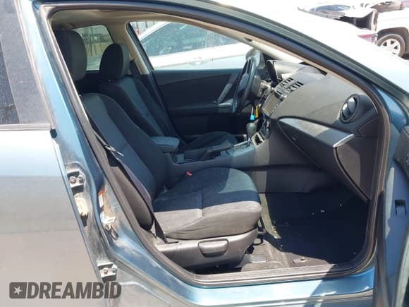 ✅ 2010 Mazda 3 i Sport • VIN: JM1BL1SF6A1166350 • Lot: 42960316. Listed on IAAI with 148,691 mi. Free auction sales archive from the USA and detailed vehicle history report at DreamBid. Image 5.