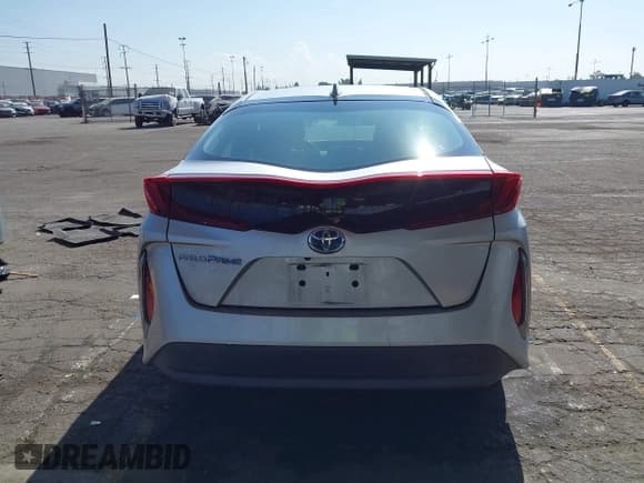 ✅ 2017 Toyota Prius Plus • VIN: JTDKARFPXH3060425 • Лот: 43055517. Опубликован ранее на IAAI с пробегом 42 381 миль. Бесплатный доступ к архиву аукционных продаж из США и подробный отчёт об истории автомобиля на DreamBid. Изображение 17.