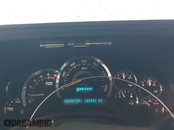 ✅ 2005 Cadillac Escalade • VIN: 1GYEK63NX5R257755 • Lot: 43545825. Wystawiony na IAAI z przebiegiem 183 983 mil. Bezpłatny archiwum sprzedaży aukcyjnych z USA i szczegółowy raport historii pojazdu na DreamBid. Zdjęcie 7.