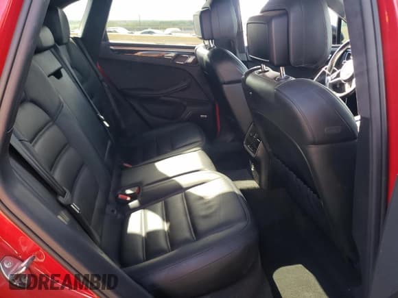 ✅ 2017 Porsche Macan Turbo • VIN: WP1AF2A56HLB61843 • Lot: 67157044. Listed on Copart with 91,471 mi. Free auction sales archive from the USA and detailed vehicle history report at DreamBid. Image 10.