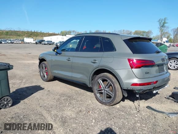 ✅ 2024 Audi Q5 S line Premium Plus • VIN: WA1E2AFY1R2128648 • Lot: 42140811. Wystawiony na IAAI z przebiegiem 1 940 mil. Bezpłatny archiwum sprzedaży aukcyjnych z USA i szczegółowy raport historii pojazdu na DreamBid. Zdjęcie 3.
