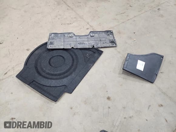 ✅ 2010 Lexus RX 450h • VIN: JTJBC1BA2A2022855 • Lot: 87377015. Wystawiony na Copart z przebiegiem 233 833 mil. Bezpłatny archiwum sprzedaży aukcyjnych z USA i szczegółowy raport historii pojazdu na DreamBid. Zdjęcie 13.