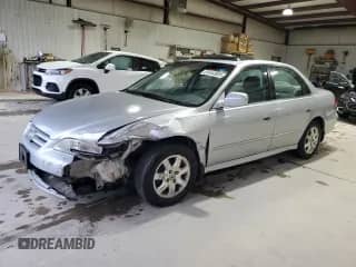 2001 Honda Accord EX z VIN 1HGCG56621A018370, wystawiony jako Copart lot #81444985 z przebiegiem 113 403 mil mil oraz Szkoda całkowita • Salvage title. Historia ofert i sprzedaży dostępna na DreamBid. Obrazek 1.