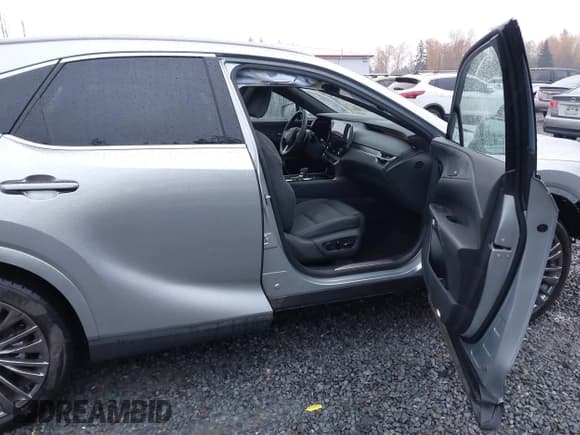 ✅ 2024 Lexus RX 350 Premium Plus • VIN: 2T2BAMCA9RC073206 • Lot: 43679898. Wystawiony na IAAI z przebiegiem 7 450 mil. Bezpłatny archiwum sprzedaży aukcyjnych z USA i szczegółowy raport historii pojazdu na DreamBid. Zdjęcie 5.