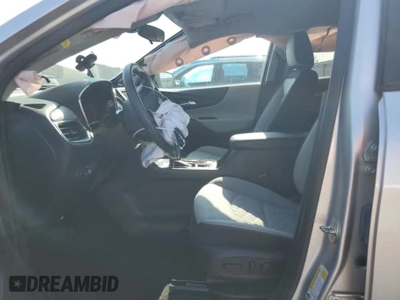 ✅ 2020 Chevrolet Equinox LS • VIN: 3GNAXSEV4LS557837 • Lot: 86639645. Wystawiony na Copart z przebiegiem 41 642 mil. Bezpłatny archiwum sprzedaży aukcyjnych z USA i szczegółowy raport historii pojazdu na DreamBid. Zdjęcie 7.