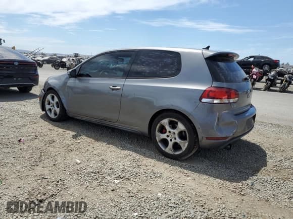 ✅ 2010 Volkswagen Golf GTI • VIN: WVWFD7AJ4AW121482 • Лот: 70056685. Опубликован ранее на Copart с пробегом 139 323 миль. Бесплатный доступ к архиву аукционных продаж из США и подробный отчёт об истории автомобиля на DreamBid. Изображение 2.