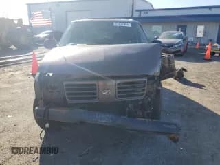 ✅ 1998 Oldsmobile Bravada • VIN: 1GHDT13W7W2702905 • Lot: 77417944. Wystawiony na Copart z przebiegiem Nie podano. Bezpłatny archiwum sprzedaży aukcyjnych z USA i szczegółowy raport historii pojazdu na DreamBid. Zdjęcie 5.