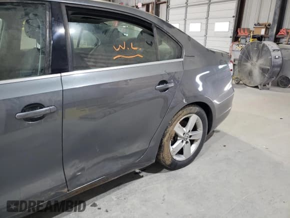 ✅ 2011 Volkswagen Jetta TDI • VIN: 3VWLL7AJ8BM047956 • Lot: 71201195. Listed on Copart with Not provided. Free auction sales archive from the USA and detailed vehicle history report at DreamBid. Image 12.