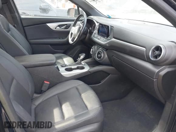 ✅ 2021 Chevrolet Blazer LT • VIN: 3GNKBJRS3MS543233 • Lot: 41794199. Wystawiony na IAAI z przebiegiem 69 811 mil. Bezpłatny archiwum sprzedaży aukcyjnych z USA i szczegółowy raport historii pojazdu na DreamBid. Zdjęcie 5.