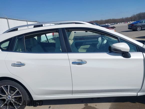 ✅ 2019 Subaru Impreza Limited • VIN: 4S3GTAU65K3749761 • Lot: 41927935. Listed on IAAI with 47,131 mi. Free auction sales archive from the USA and detailed vehicle history report at DreamBid. Image 14.