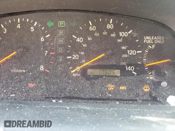 ✅ 2000 Lexus ES 300 • VIN: JT8BF28G3Y0250444 • Lot: 86487625. Listed on Copart with 176,051 mi. Free auction sales archive from the USA and detailed vehicle history report at DreamBid. Image 9.