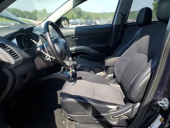 ✅ 2012 Mitsubishi Outlander SE • VIN: JA4AS3AW9CU025165 • Lot: 65844055. Wystawiony na Copart z przebiegiem 123 418 mil. Bezpłatny archiwum sprzedaży aukcyjnych z USA i szczegółowy raport historii pojazdu na DreamBid. Zdjęcie 7.