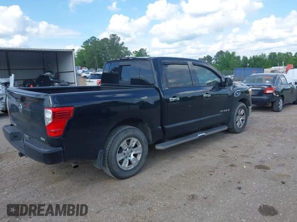 ✅ 2017 Nissan Titan SV • VIN: 1N6AA1E68HN514064 • Лот: 42128619. Опубликован ранее на IAAI с пробегом 140 529 миль. Бесплатный доступ к архиву аукционных продаж из США и подробный отчёт об истории автомобиля на DreamBid. Изображение 4.