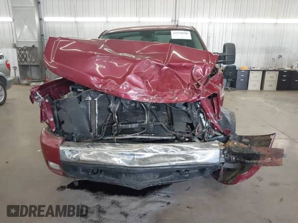 2007 Chevrolet Silverado 1500 1LT z VIN 1GCEK19087Z516606, wystawiony jako IAAI lot #43270980 z przebiegiem 223 019 mil mil oraz . Historia ofert i sprzedaży dostępna na DreamBid. Obrazek 6.