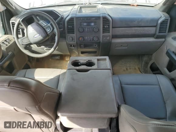 ✅ 2019 Ford F-250 XL • VIN: 1FT7W2B66KED39474 • Lot: 69393524. Listed on Copart with 118,735 mi. Free auction sales archive from the USA and detailed vehicle history report at DreamBid. Image 8.