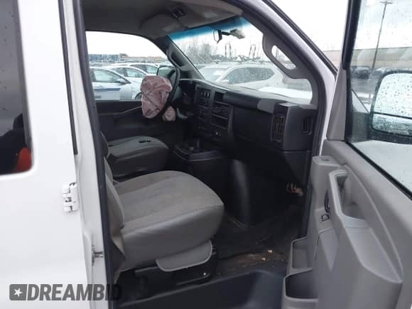 2017 Chevrolet Express Passenger LT с VIN 1GAZGPFG5H1196354, выставлен на аукционе IAAI как лот 40938913 с пробегом 117 647 миль миль и . История ставок и продаж доступна на DreamBid. Изображение 5.