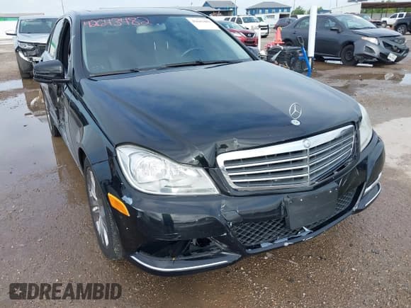 ✅ 2013 Mercedes-Benz C 300 Sport • VIN: WDDGF8AB0DR249353 • Lot: 42643482. Listed on IAAI with 131,544 mi. Free auction sales archive from the USA and detailed vehicle history report at DreamBid. Image 6.