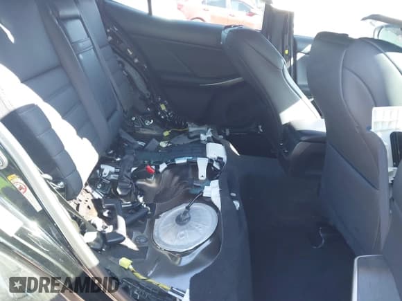 ✅ 2019 Lexus IS 300 • VIN: JTHC81D27K5035534 • Lot: 41732472. Listed on IAAI with 70,089 mi. Free auction sales archive from the USA and detailed vehicle history report at DreamBid. Image 8.