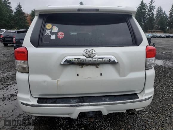 ✅ 2011 Toyota 4Runner SR5 • VIN: JTEBU5JR5B5035397 • Lot: 92318565. Listed on Copart with 228,147 mi. Free auction sales archive from the USA and detailed vehicle history report at DreamBid. Image 6.