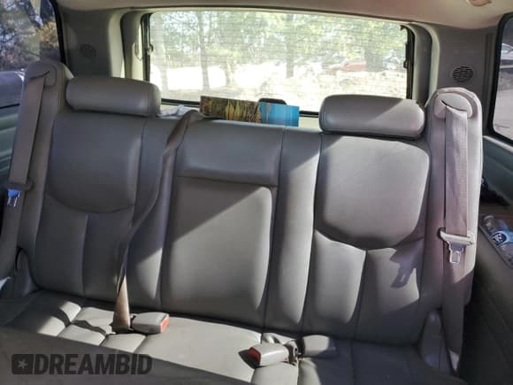 ✅ 2005 Chevrolet Suburban LT • VIN: 3GNFK16Z15G161144 • Лот: 43134015. Опубликован ранее на Copart с пробегом Не указан. Бесплатный доступ к архиву аукционных продаж из США и подробный отчёт об истории автомобиля на DreamBid. Изображение 10.