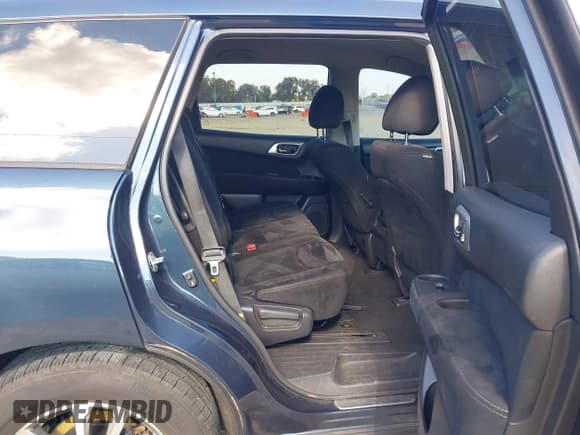 ✅ 2015 Nissan Pathfinder S • VIN: 5N1AR2MN3FC617553 • Lot: 43485533. Wystawiony na IAAI z przebiegiem 183 941 mil. Bezpłatny archiwum sprzedaży aukcyjnych z USA i szczegółowy raport historii pojazdu na DreamBid. Zdjęcie 8.