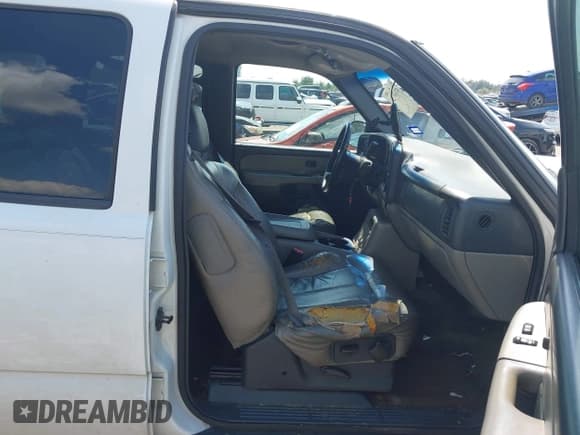 ✅ 2002 Chevrolet Tahoe Z71 • VIN: 1GNEK13Z12R121237 • Lot: 43369724. Wystawiony na IAAI z przebiegiem 289 763 mil. Bezpłatny archiwum sprzedaży aukcyjnych z USA i szczegółowy raport historii pojazdu na DreamBid. Zdjęcie 5.