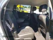 ✅ 2021 Chevrolet Traverse LT • VIN: 1GNEVHKW9MJ235799 • Lot: 62267434. Wystawiony na Copart z przebiegiem 54 602 mil. Bezpłatny archiwum sprzedaży aukcyjnych z USA i szczegółowy raport historii pojazdu na DreamBid. Zdjęcie 11.