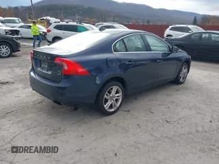 ✅ 2015 Volvo S60 T5 Premier • VIN: YV1612TK4F1334495 • Лот: 43638094. Опубликован ранее на IAAI с пробегом 137 917 миль. Бесплатный доступ к архиву аукционных продаж из США и подробный отчёт об истории автомобиля на DreamBid. Изображение 4.