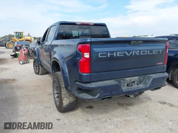 ✅ 2020 Chevrolet Silverado 1500 RST • VIN: 3GCUYEED0LG258618 • Lot: 43463681. Listed on IAAI with 137,129 mi. Free auction sales archive from the USA and detailed vehicle history report at DreamBid. Image 3.