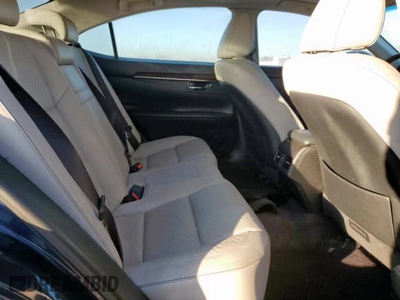 ✅ 2014 Lexus ES 330 • VIN: JTHBK1GGXE2092031 • Lot: 91373805. Listed on Copart with 175,605 mi. Free auction sales archive from the USA and detailed vehicle history report at DreamBid. Image 10.
