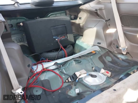 ✅ 2000 Acura Integra LS • VIN: JH4DC445XYS009163 • Lot: 41414002. Listed on IAAI with 190,051 mi. Free auction sales archive from the USA and detailed vehicle history report at DreamBid. Image 8.