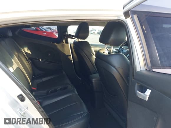 ✅ 2013 Hyundai Veloster Turbo • VIN: KMHTC6AE3DU181090 • Lot: 43024341. Wystawiony na IAAI z przebiegiem 152 140 mil. Bezpłatny archiwum sprzedaży aukcyjnych z USA i szczegółowy raport historii pojazdu na DreamBid. Zdjęcie 8.