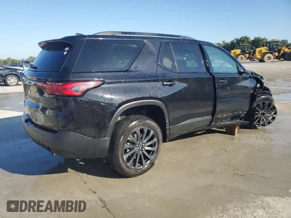 ✅ 2022 Chevrolet Traverse RS • VIN: 1GNEVJKW3NJ185037 • Lot: 81604735. Wystawiony na Copart z przebiegiem Nie podano. Bezpłatny archiwum sprzedaży aukcyjnych z USA i szczegółowy raport historii pojazdu na DreamBid. Zdjęcie 3.