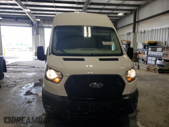 ✅ 2023 Ford Transit Cargo • VIN: 1FTBR2X89PKB38480 • Лот: 54504405. Опубликован ранее на Copart с пробегом 70 337 миль. Бесплатный доступ к архиву аукционных продаж из США и подробный отчёт об истории автомобиля на DreamBid. Изображение 5.